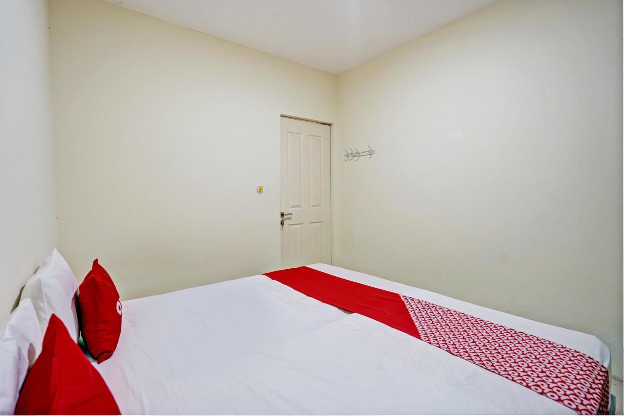 Oyo 93112 Garden Homestay 3 Merlion 泗水 外观 照片