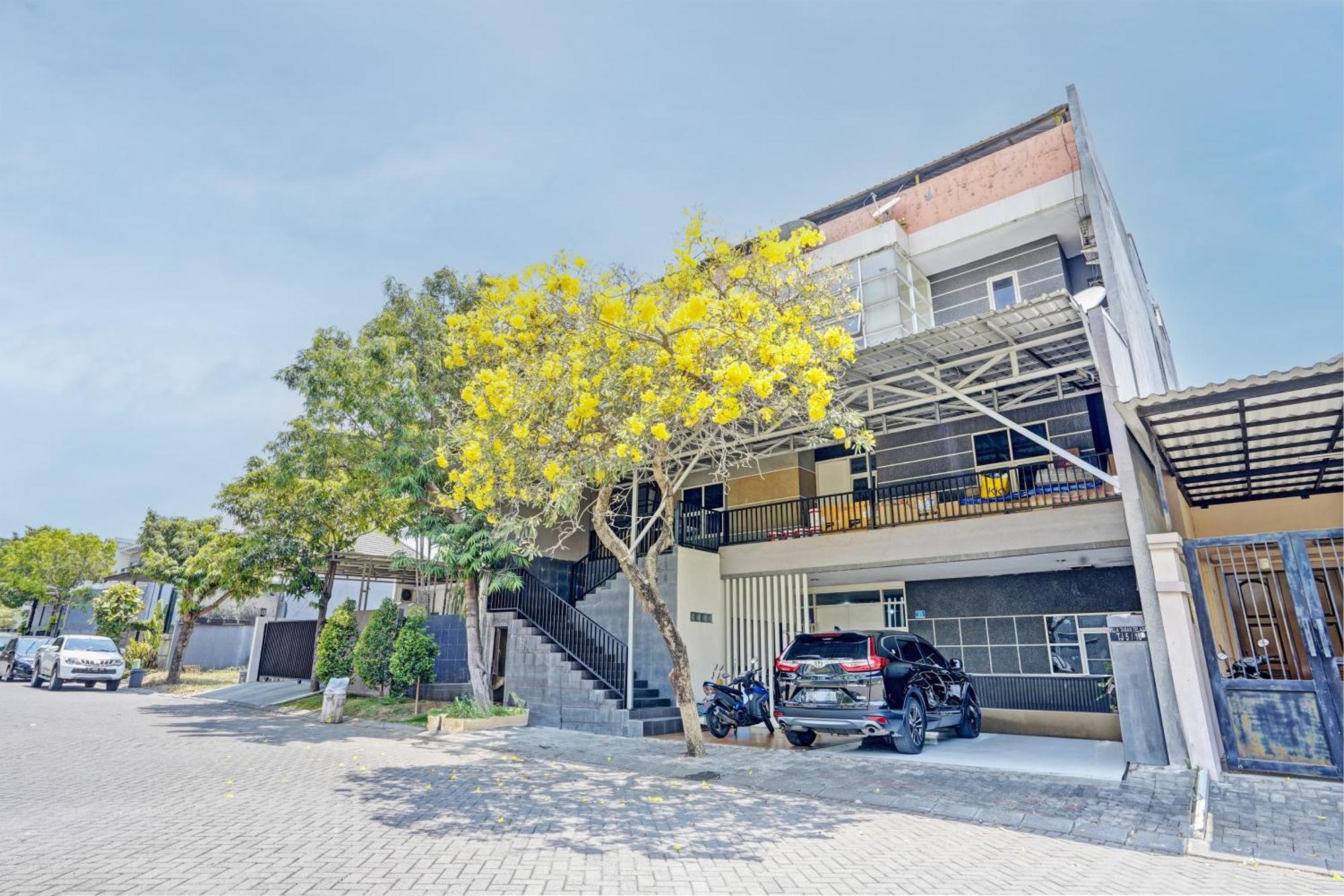 Oyo 93112 Garden Homestay 3 Merlion 泗水 外观 照片