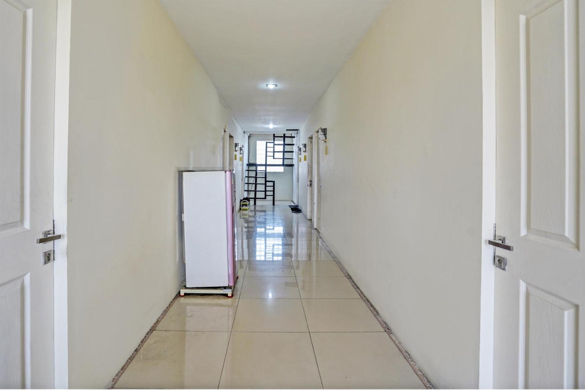 Oyo 93112 Garden Homestay 3 Merlion 泗水 外观 照片